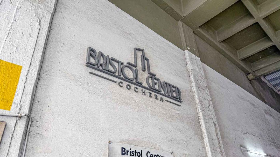 VENTA COCHERA en BRISTOL CENTER ZONA CENTRO