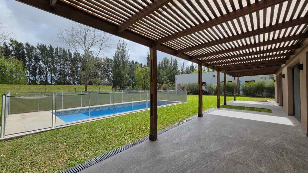 CASA EN VENTA MIRALAGOS