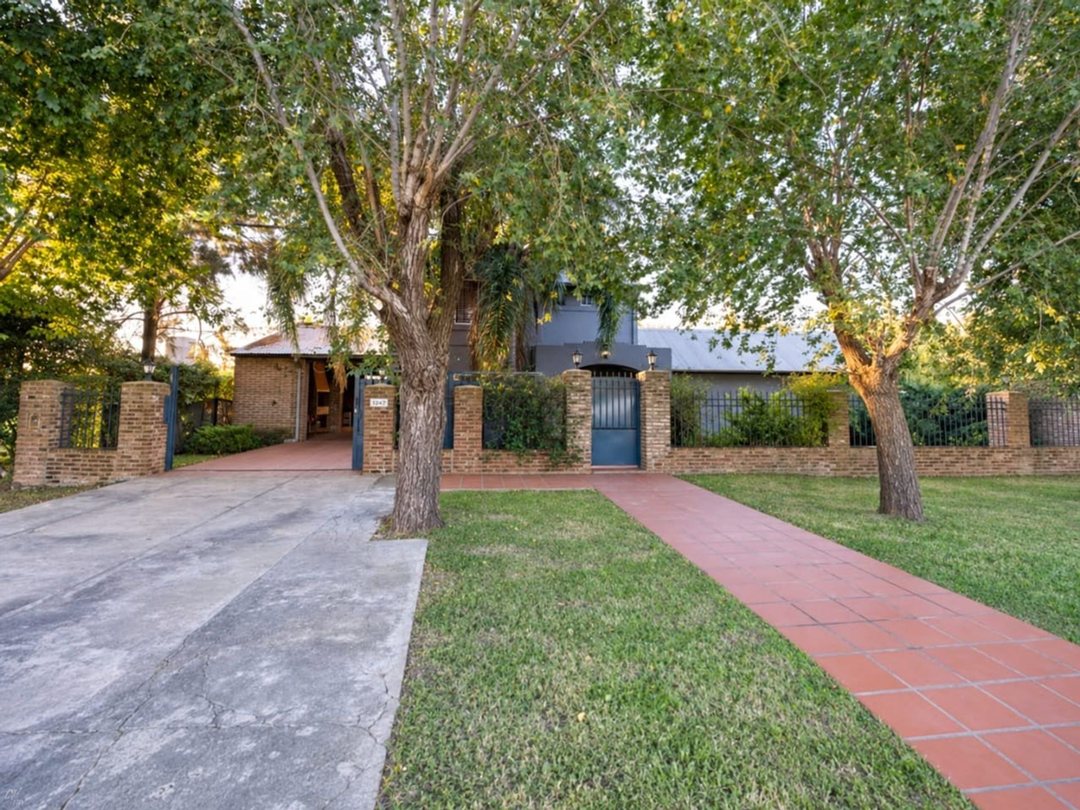 CASA VENTA FISHERTON 2 DORMITORIOS DOBLE COCHERA