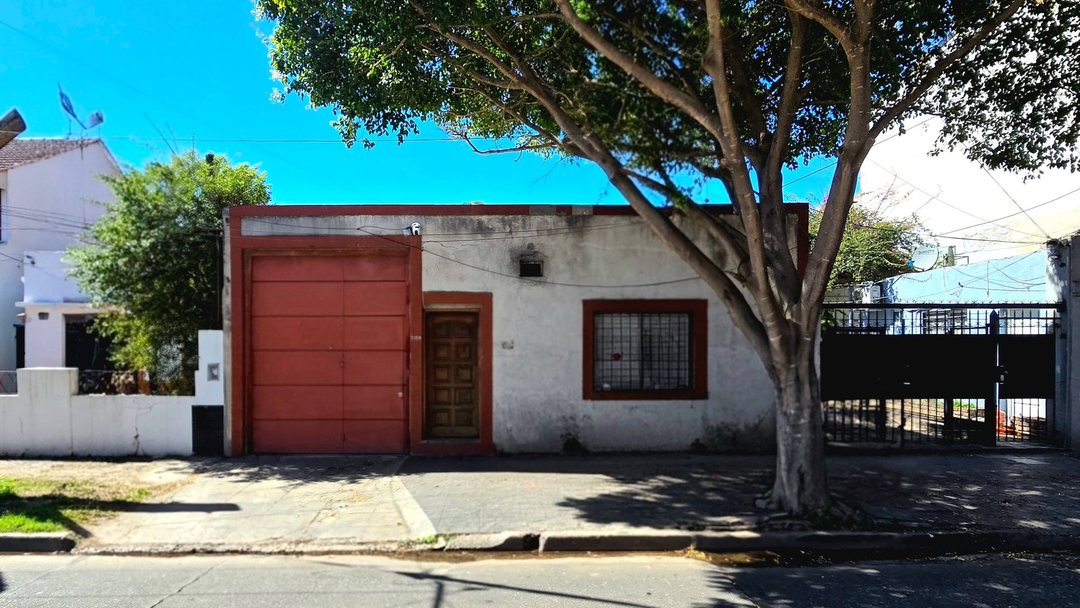 CASA EN VENTA 4 AMBIENTES MUNRO