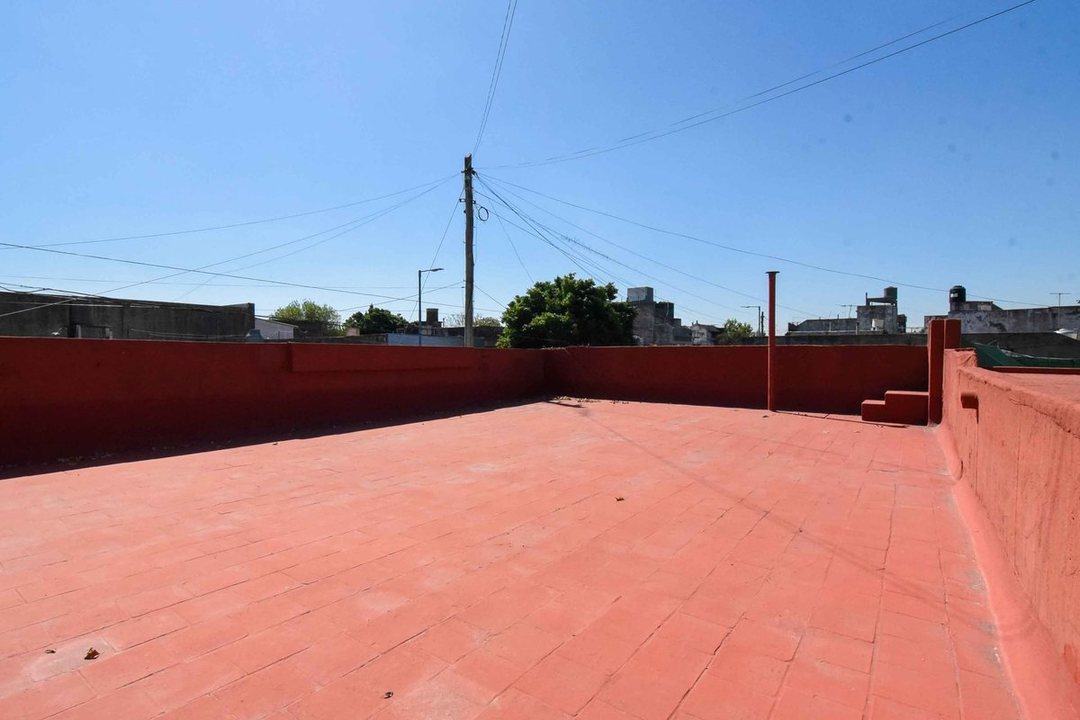 CASA + TZA+ TALLER PARQUE AVELLANEDA