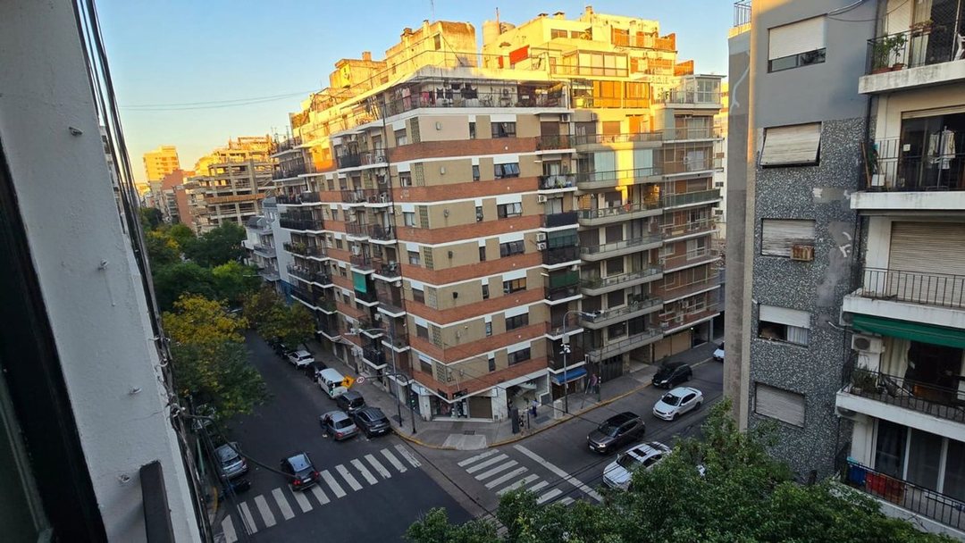 VENTA DEPARTAMENTO 3 AMB + DEPENDENCIA CABALLITO
