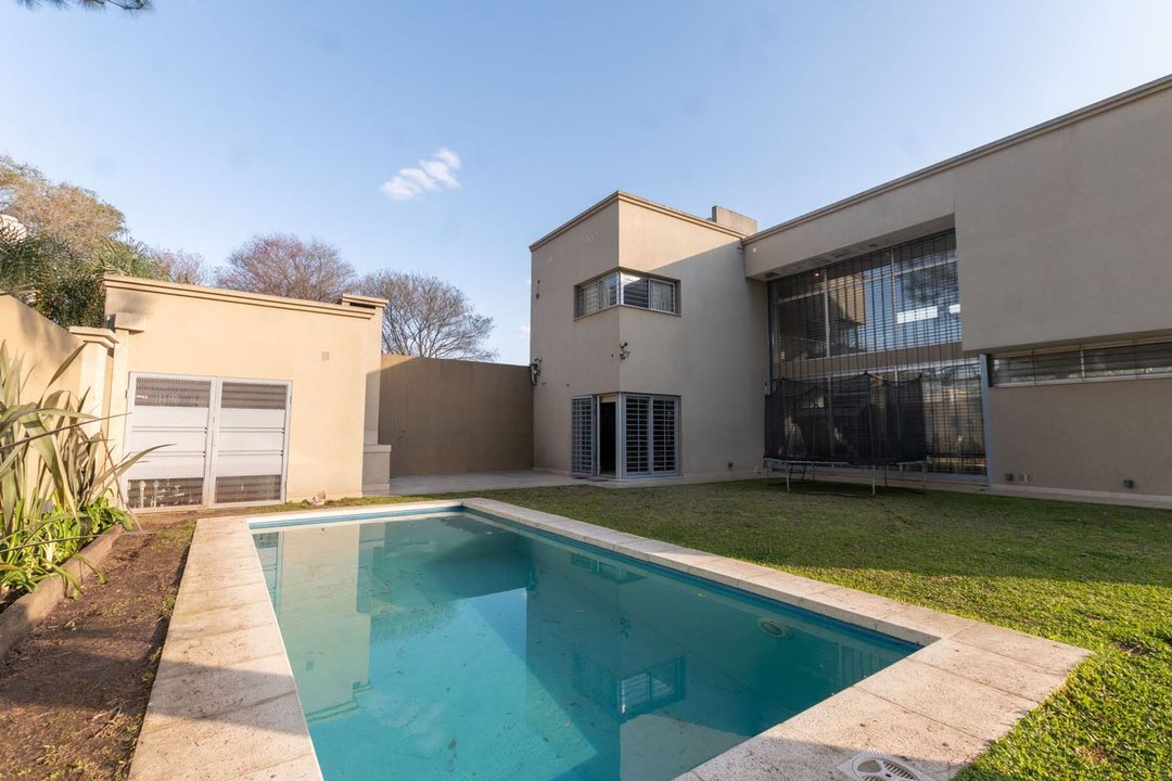 CASA ESTILO COUNTRY EN BOSQUES DE LA SALLE