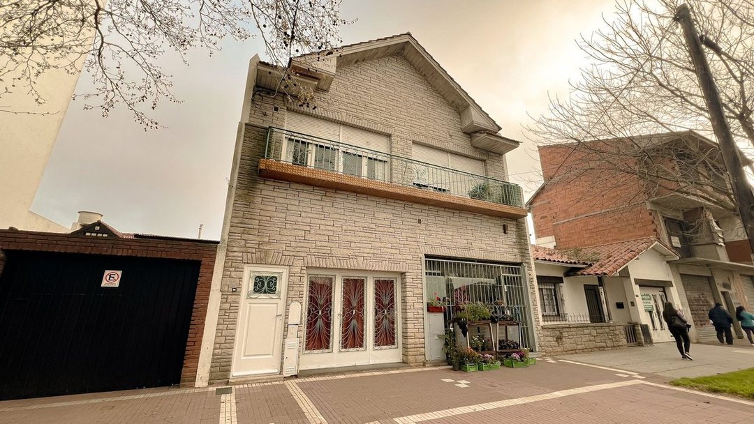 VENTA depto 3 amb mas Local Barrio Estacion Norte