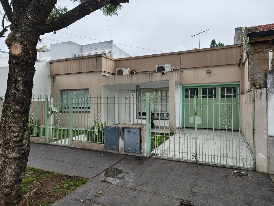 VENTA CASA 3 AMBIENTES - Pque. QUIRNO - HURLINGHAM