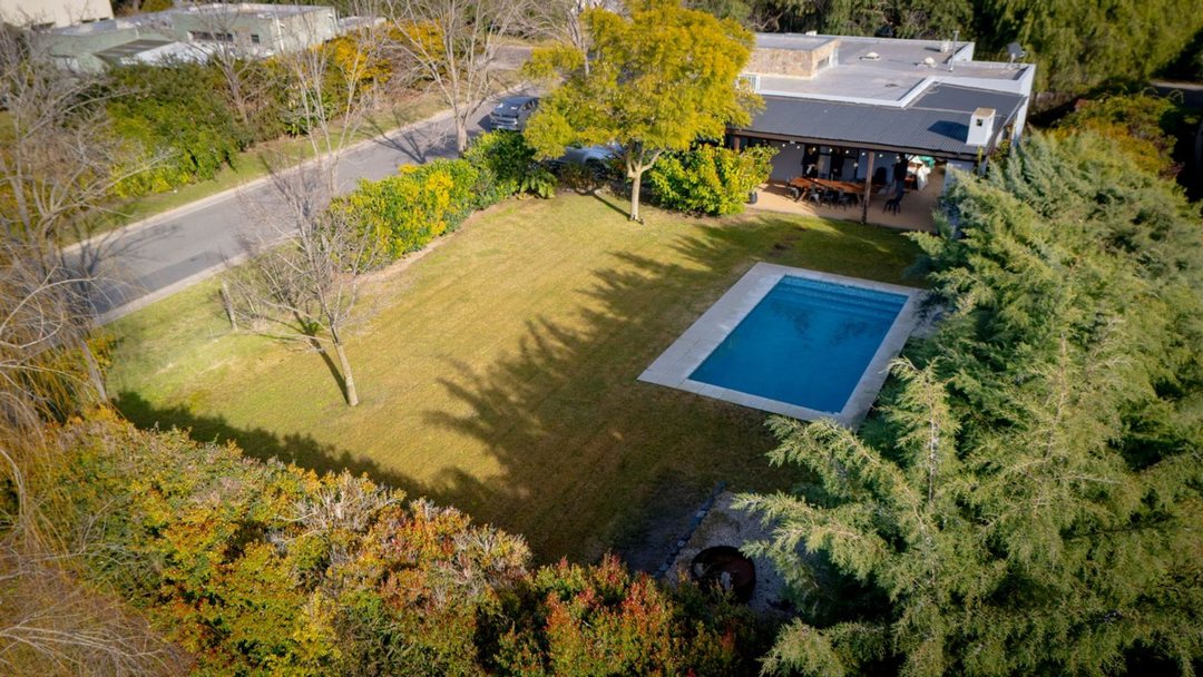 Casa 4 amb todo luz- jardin y piscina