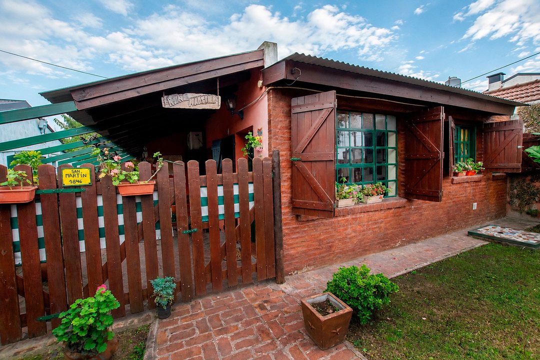 CASA EN VENTA 3 AMBIENTES EN LONGCHAPS