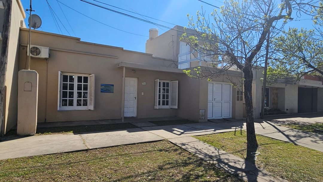 VENTA/CASA/EN SUNCHALES/TODOS LOS SERVICIOS.