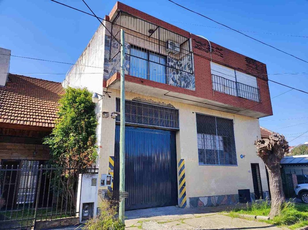 VENTA DEPOSITO INDUSTRIAL DE 2 PLANTAS C/ OFICINAS