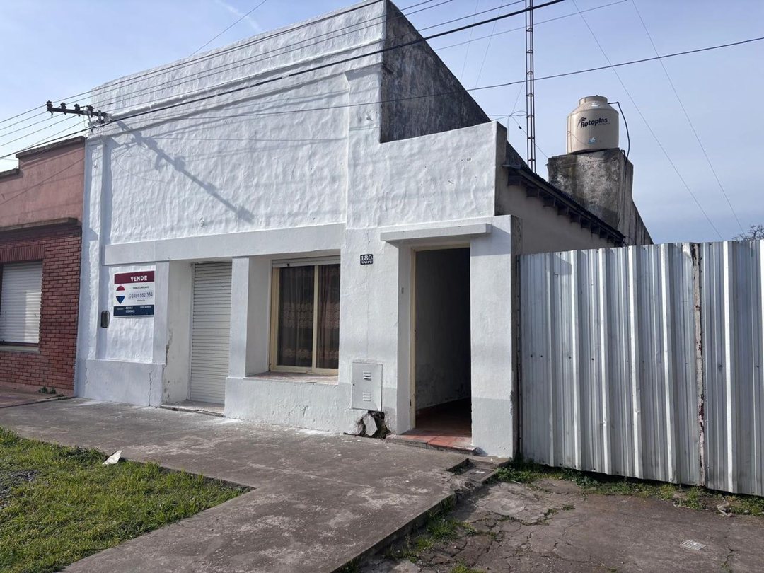 VENTA CASA 3 DORMITORIOS - EN BENITO JUAREZ