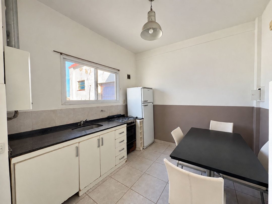 VENTA 2 AMBIENTES EN BOEDO - 3ER PISO POR ESCALERA