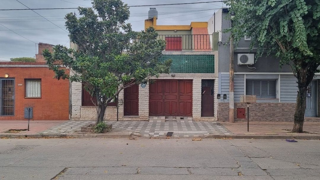 VENTA CASA 2 DORMITORIOS BARRIO GENERAL BUSTOS