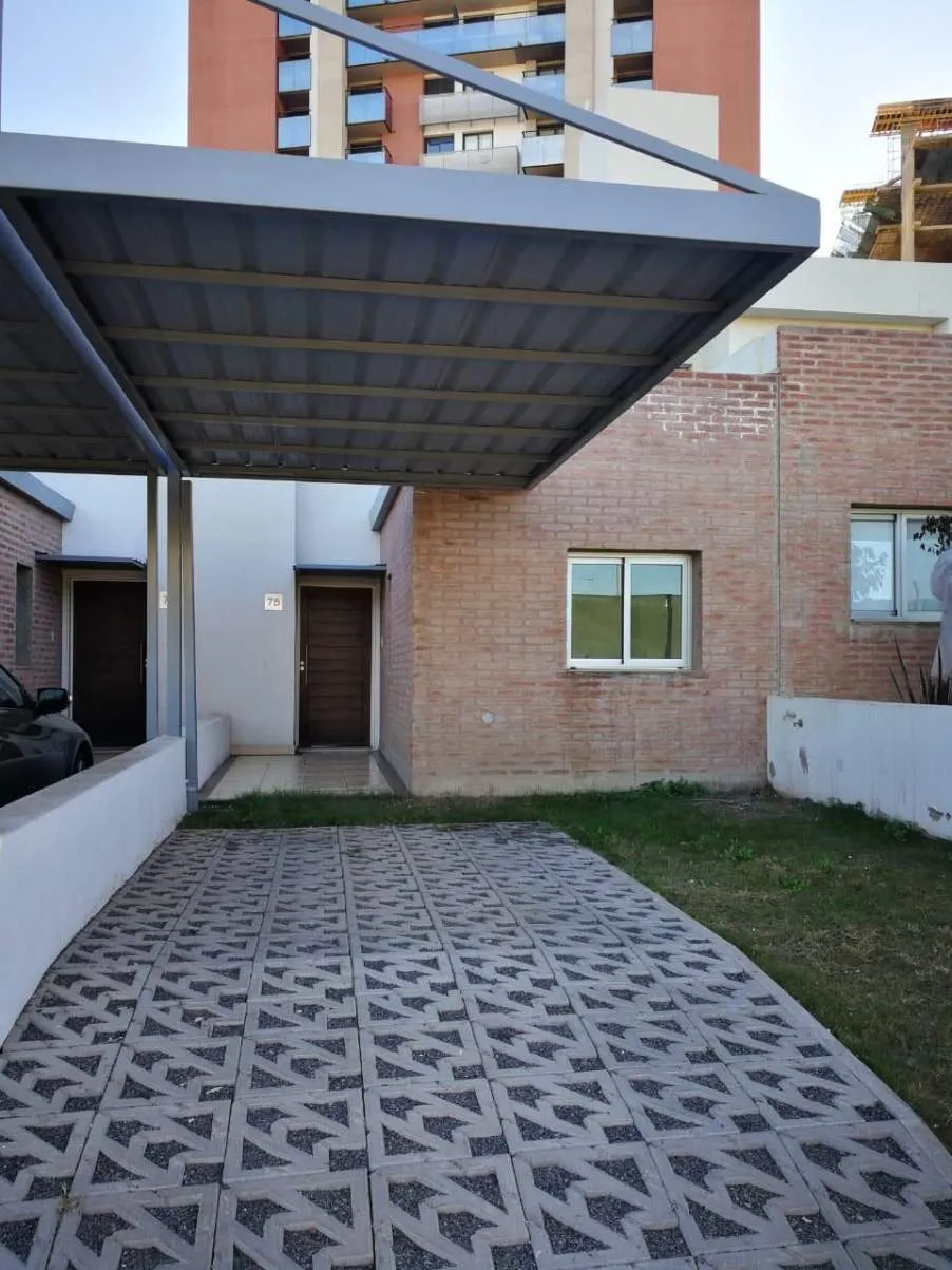Tres dormitorios en Housing de Manantiales