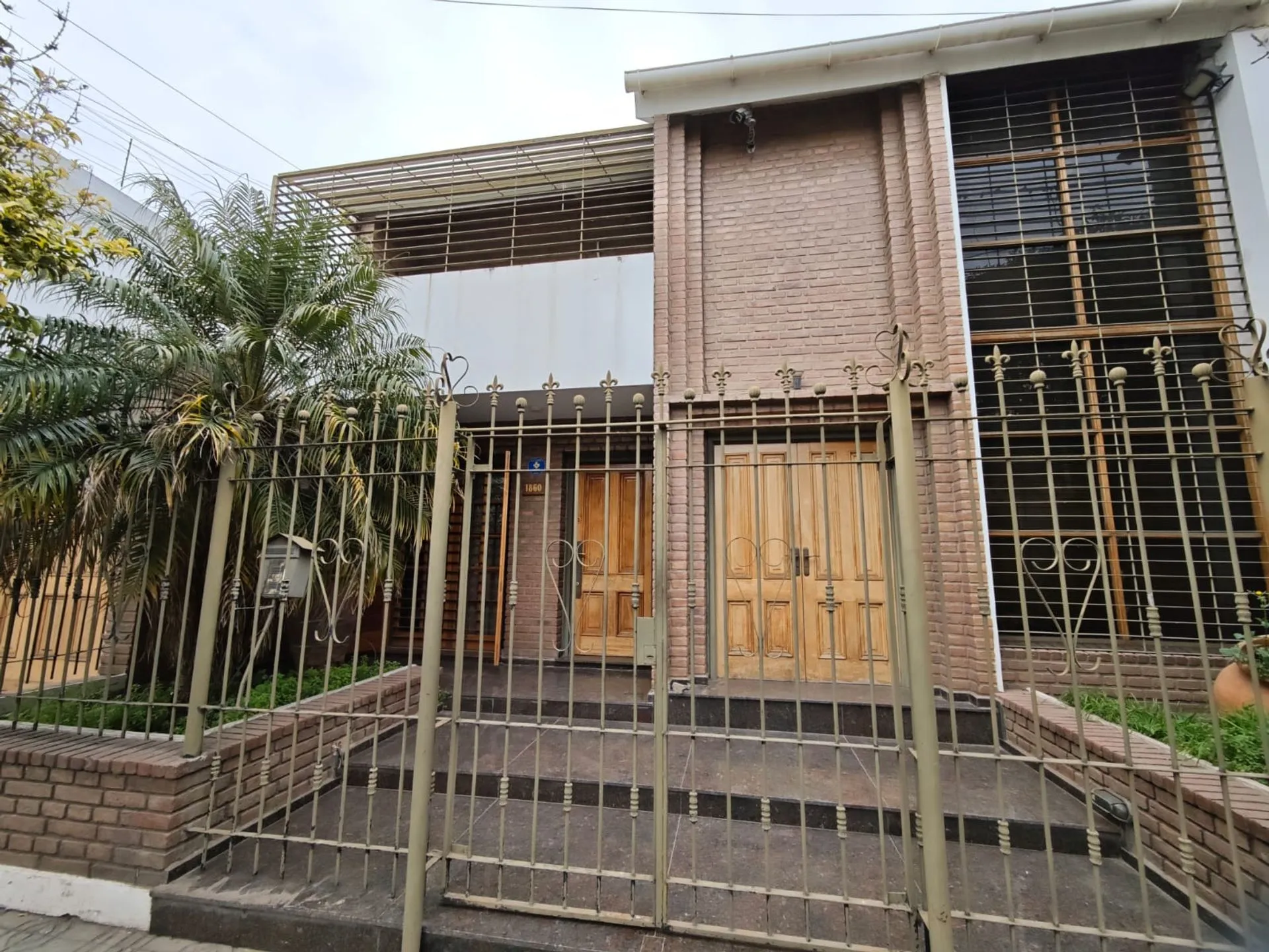 Exclusiva casa 560m2 con piscina, jacuzzi y sauna. JP