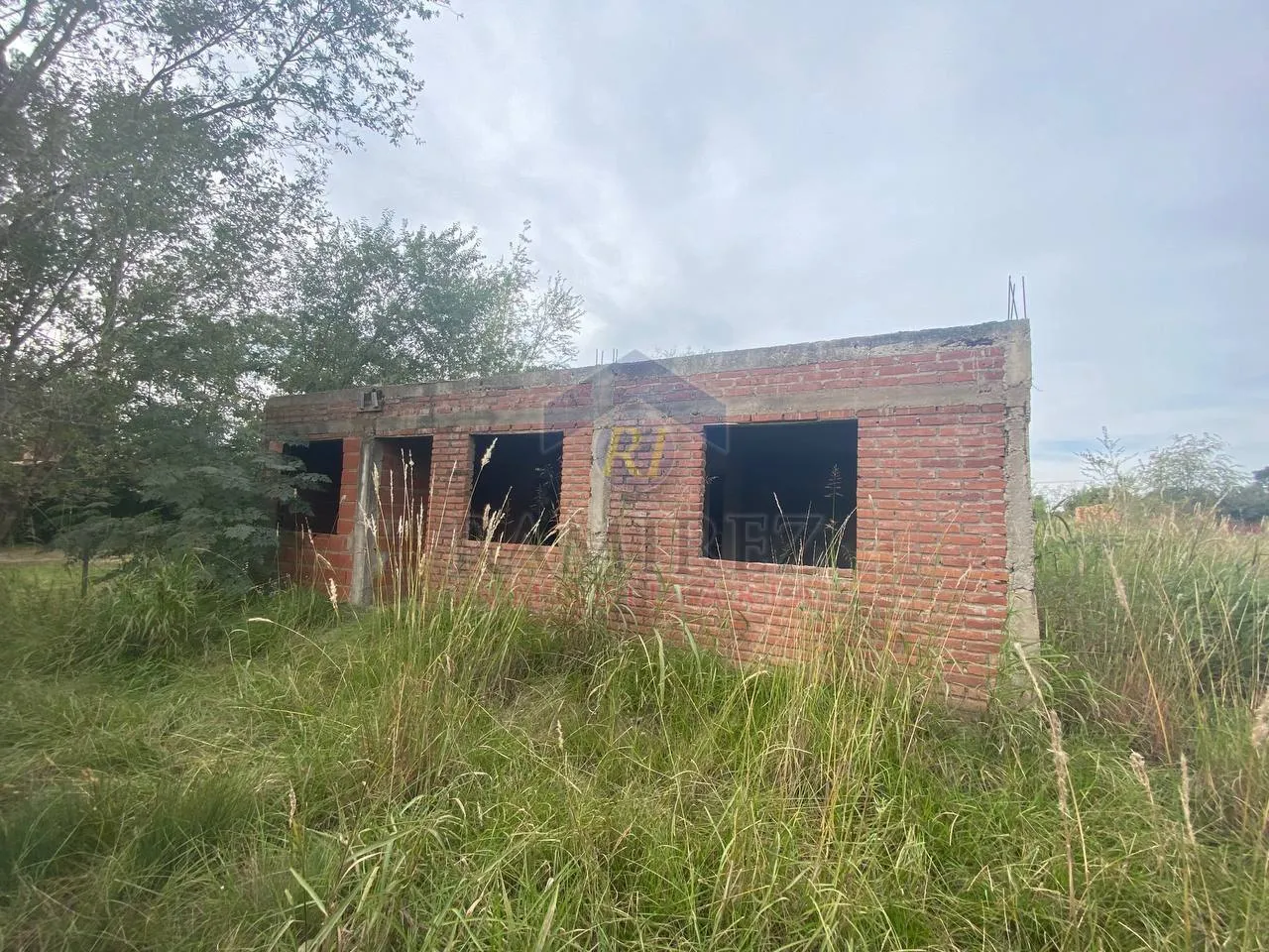 SE VENDE PROPIEDAD A TERMINAR EN VILLA DEL DIQUE - CORDOBA (CA152)