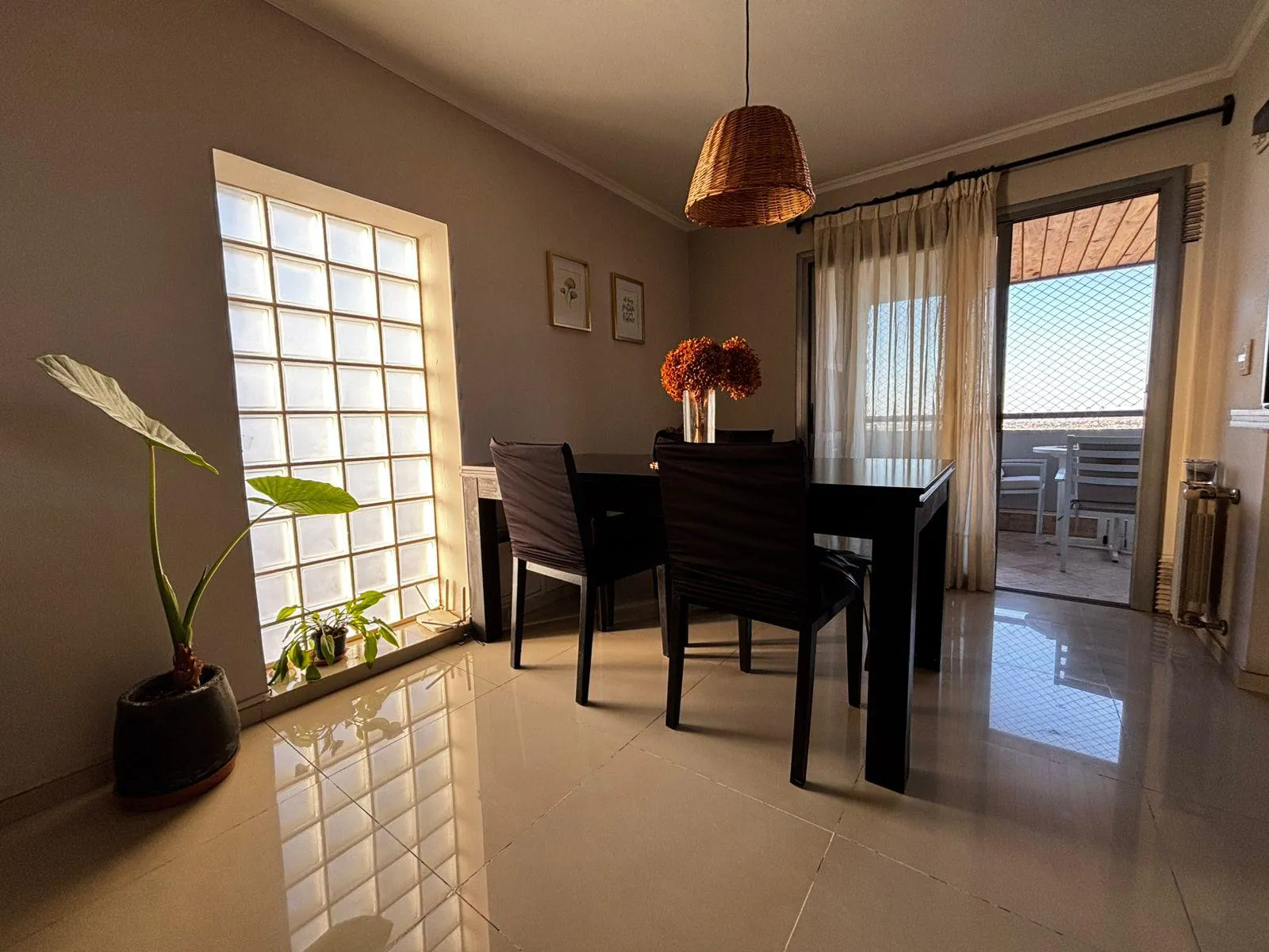 DEPTO EN VENTA EN ALTOS DE VILLA SOL. DOS DORMITORIOS Y BAÑO COMPLETO.