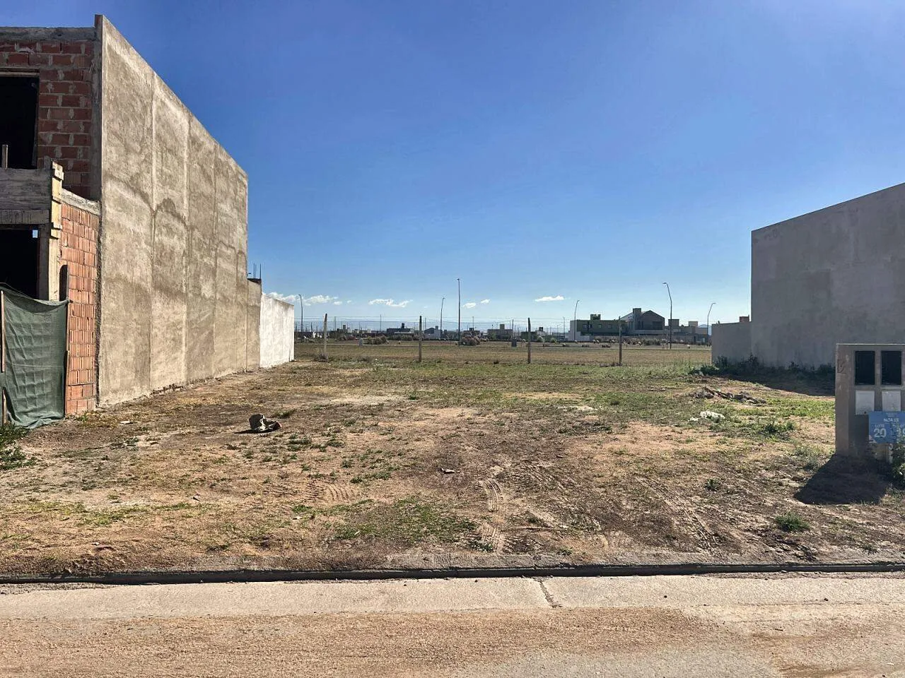 Lote en venta 250 m² (10 x 25) en Cuestas de Manantiales, Manantiales II