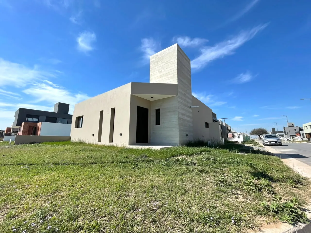 RINCONES DE MANANTIALES CASA EN VENTA A ESTRENAR 3 DORMITORIOS