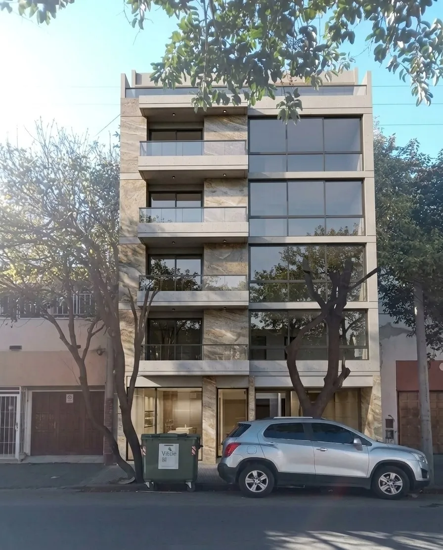 VENDO LOTE APTO EDIFICIO - PB+6 PISOS - ALTA CORDOBA