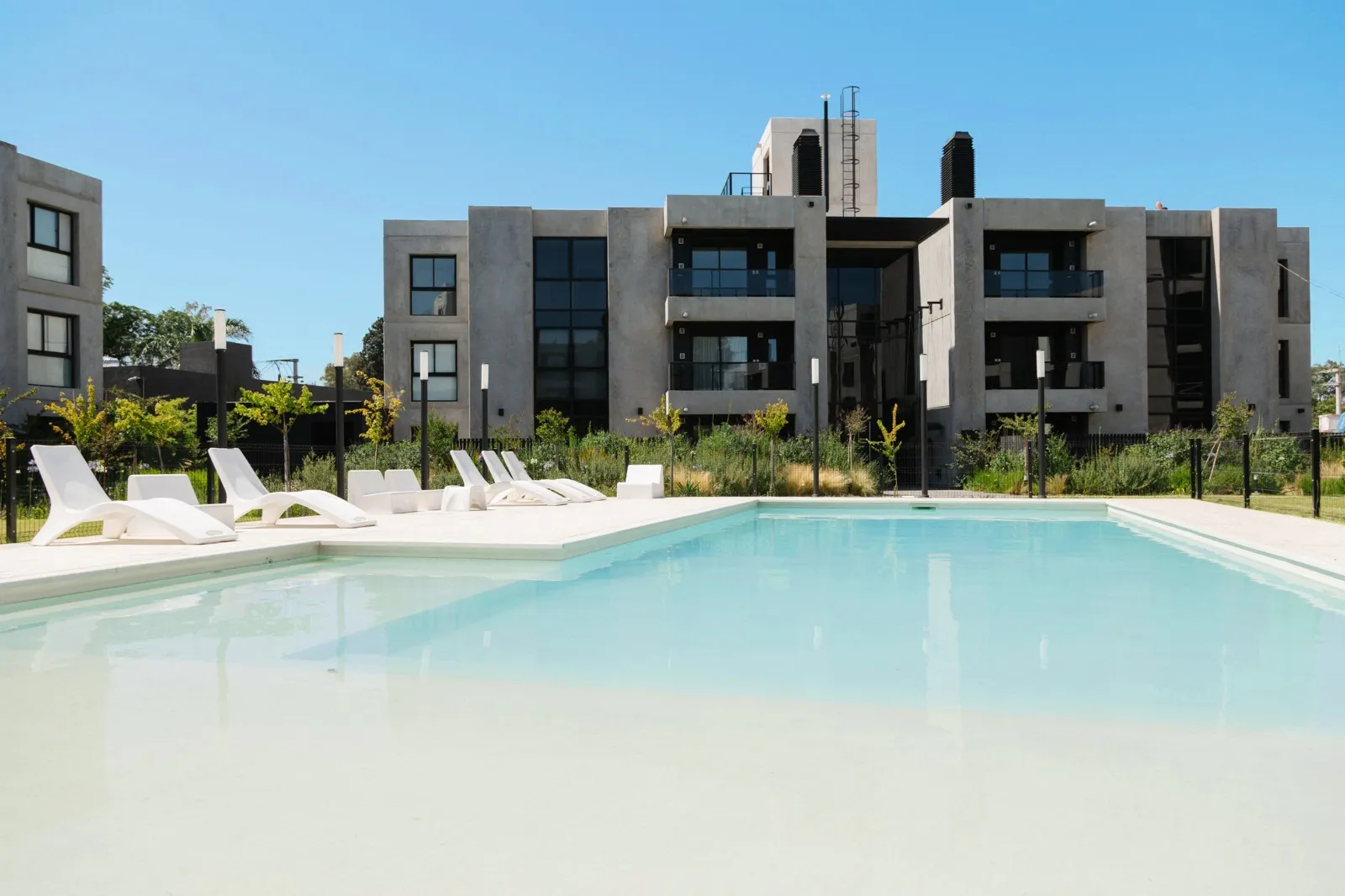 ALQUILER DEPARTAMENTO EN COMPLEJO GARDERIE, ARGÜELLO - 3 DORMITORIOS Y COCHERA