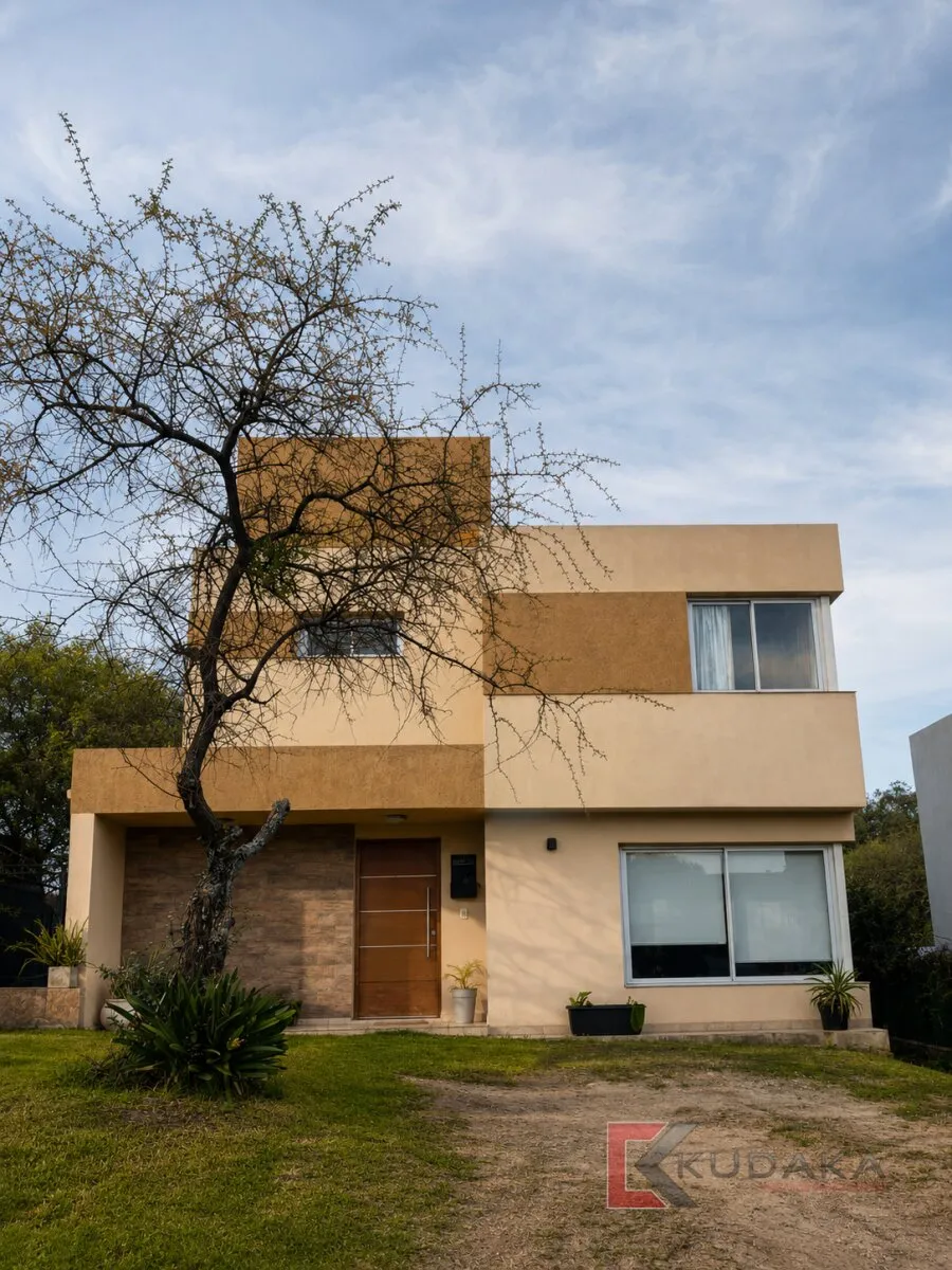 VENDO CASA EN TERRAZAS DE LA ESTANZUELA