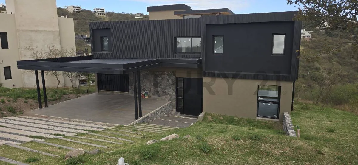 Casa a estrenar en La Deseada | 3 dorm. | Suite | 330 m² | Diseño arquitectónico...