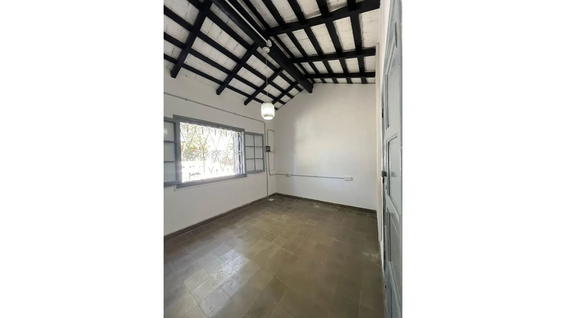 OPORTUNIDAD! VENDO CASA  EN VILLA ALLENDE/A REFACCIONAR