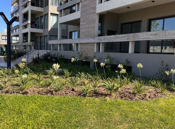Departamento · 80m² · 4 Ambientes · 1 Cochera