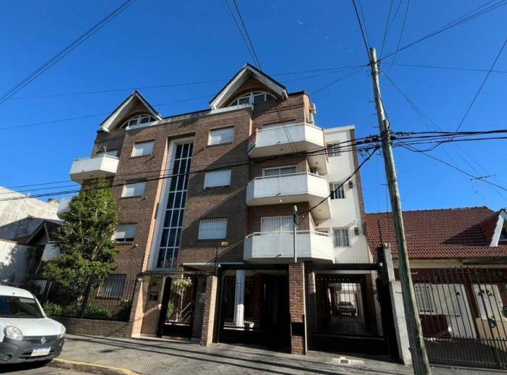 Departamento · 122m² · 4 Ambientes · 1 Cochera