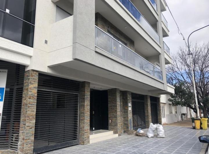 Departamento · 40m² · 2 Ambientes · 8 Cocheras