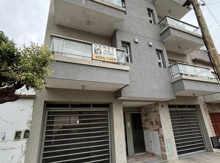 Departamento · 40m² · 2 Ambientes · 3 Cocheras