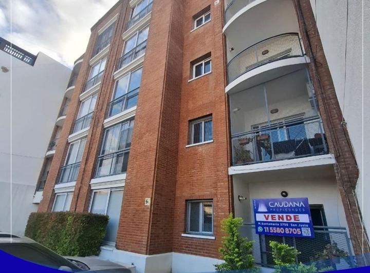 Departamento · 52m² · 2 Ambientes · 1 Cochera