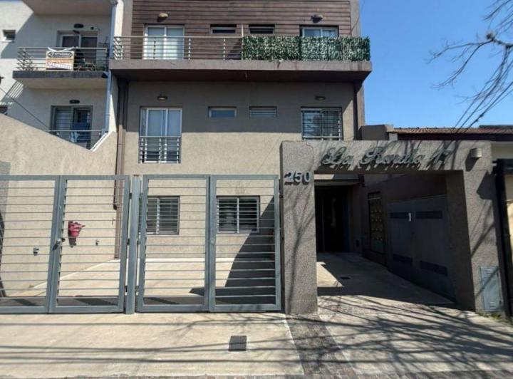 Departamento · 32m² · 2 Ambientes · 1 Cochera