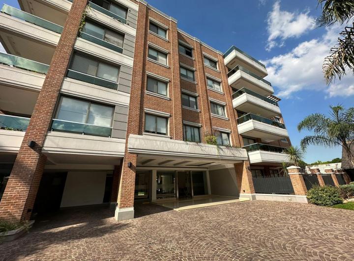 Departamento · 145m² · 5 Ambientes · 1 Cochera