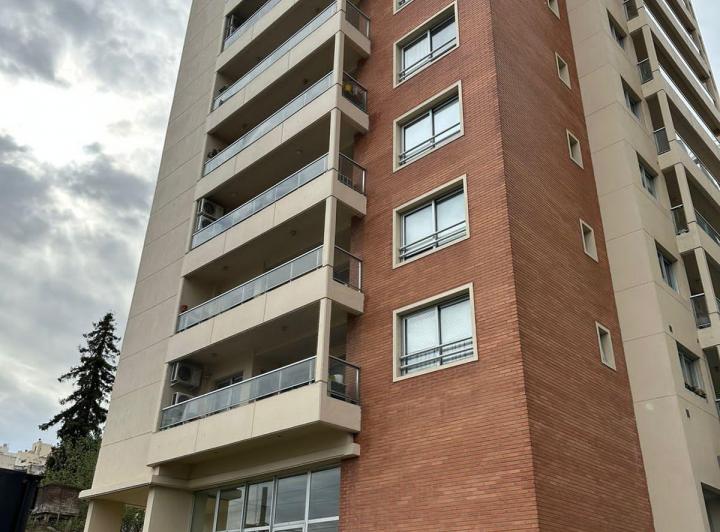 Departamento · 100m² · 4 Ambientes · 1 Cochera