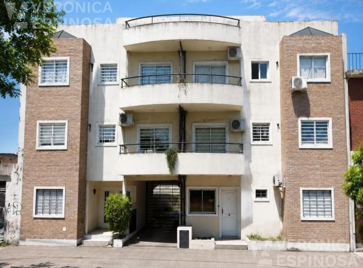 Departamento · 80m² · 4 Ambientes · 1 Cochera
