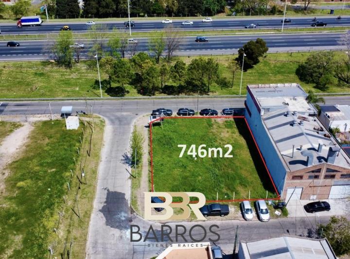 Terreno · 746m²