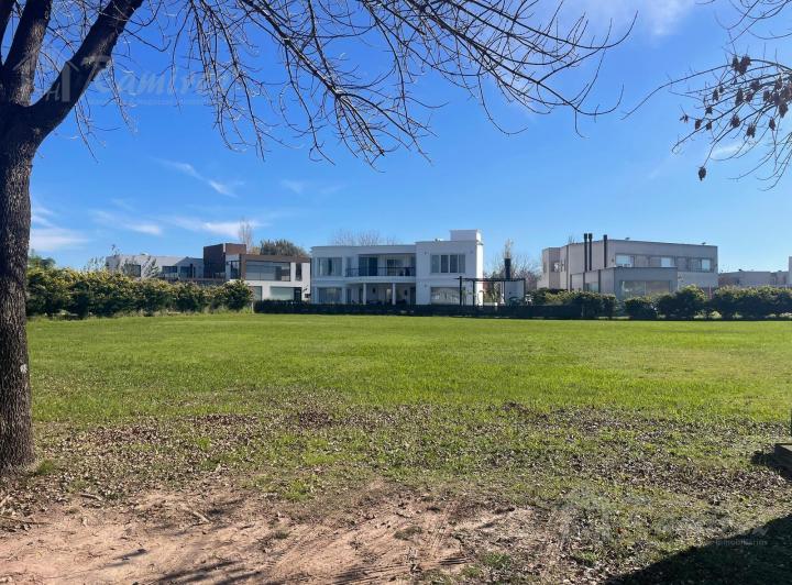 Terreno · 1011m²