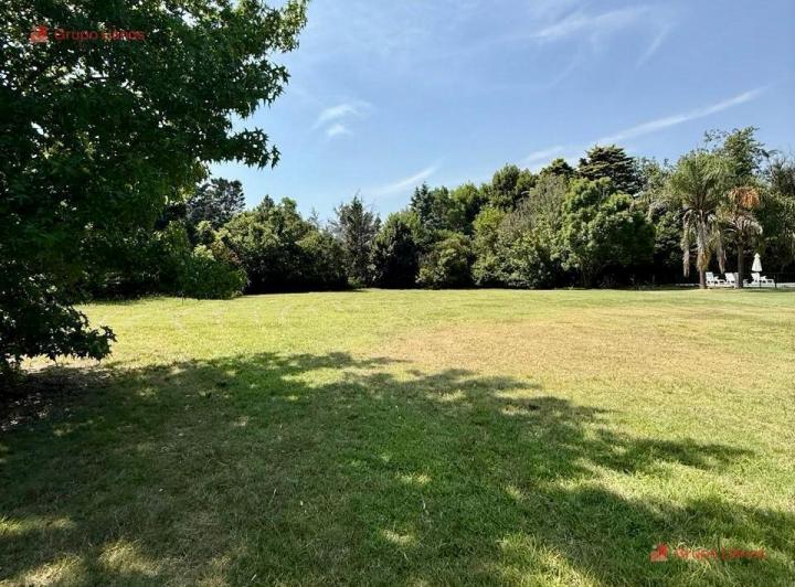 Terreno · 2117m²