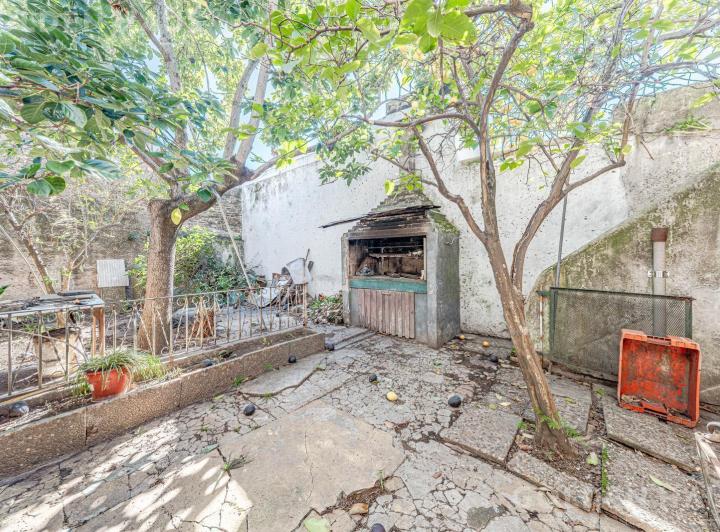 Terreno · 240m² · 2 Dormitorios · 1 Cochera