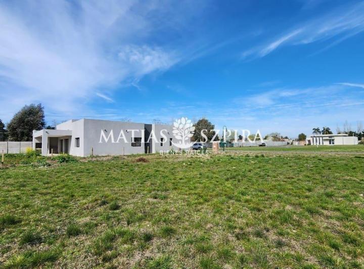 Terreno · 600m²