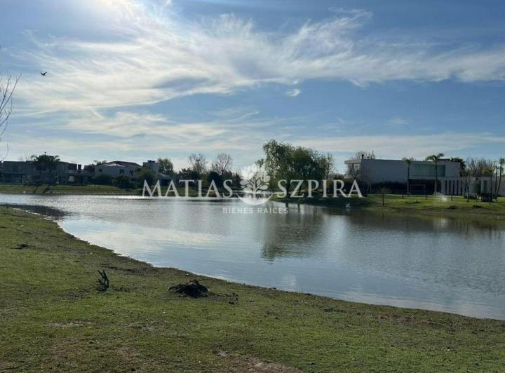 Terreno · 1068m²