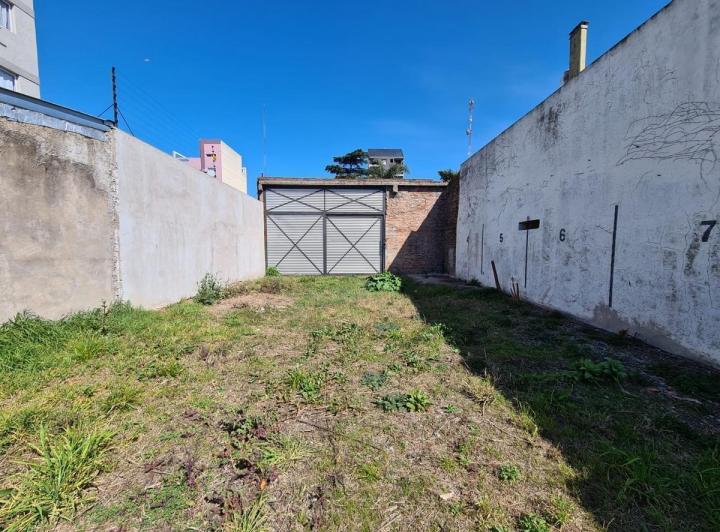 Terreno · 302m²