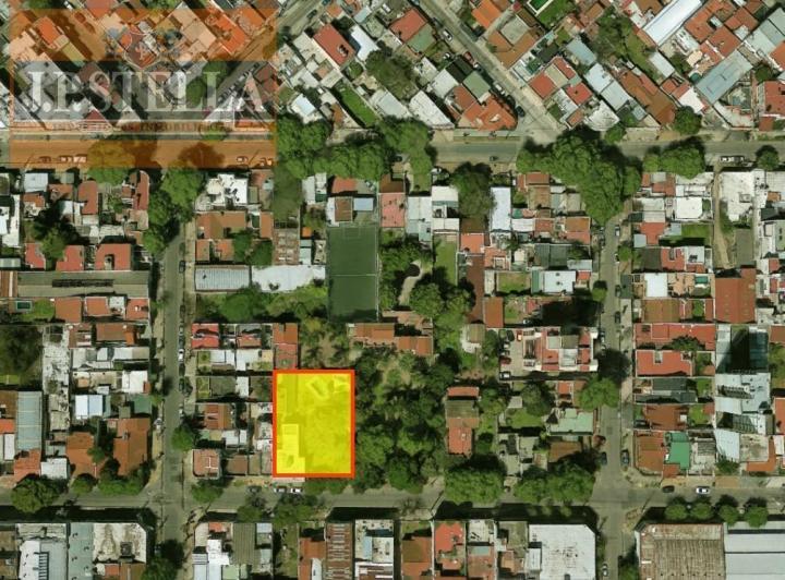 Terreno · 885m²