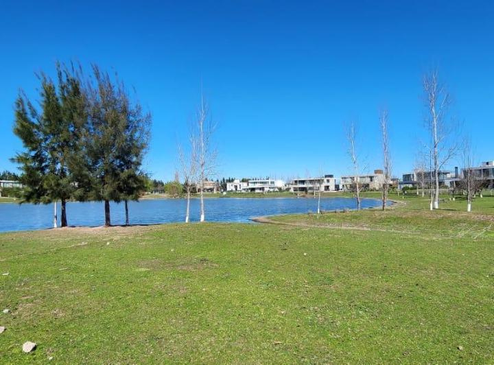 Terreno · 1157m²
