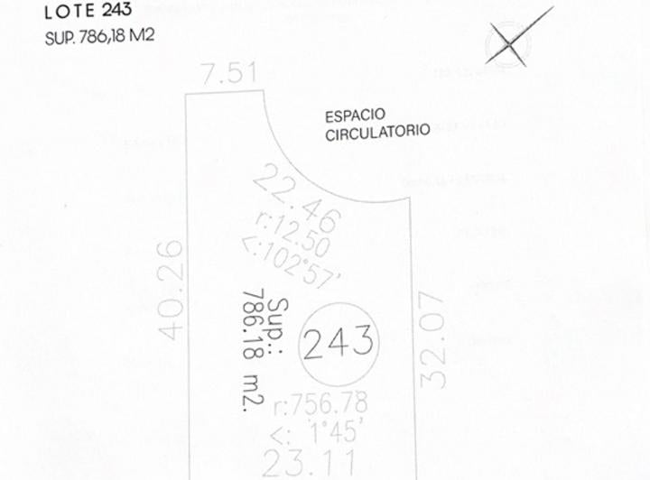 Terreno · 786m²