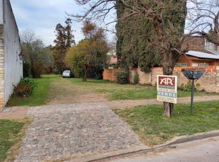 Terreno · 600m²