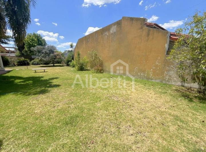 Terreno · 305m²