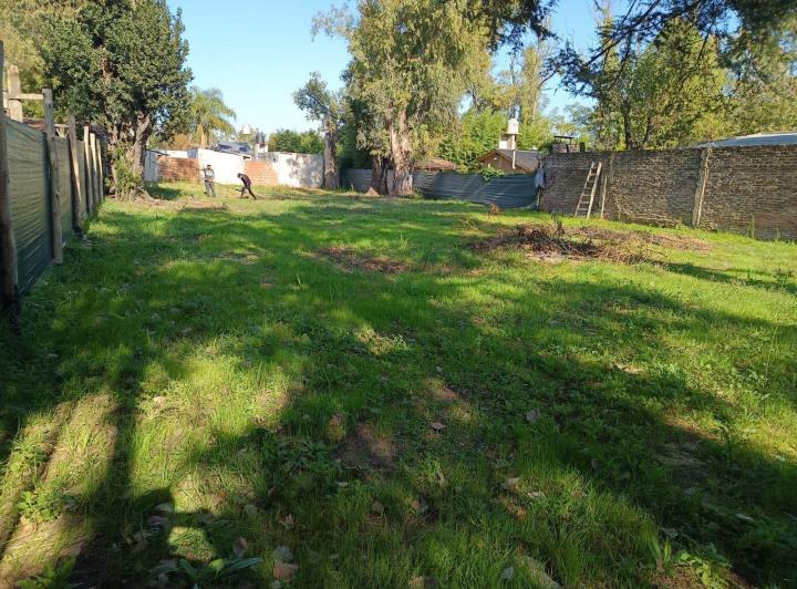 Terreno · 886m²
