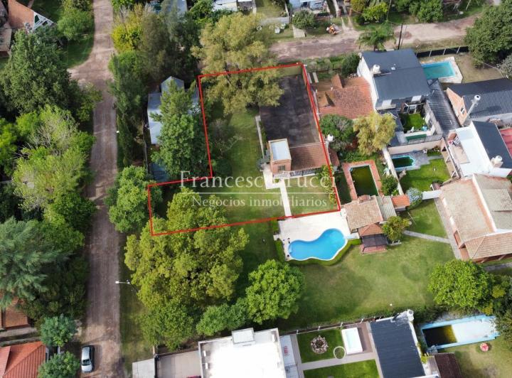 Terreno · 830m²